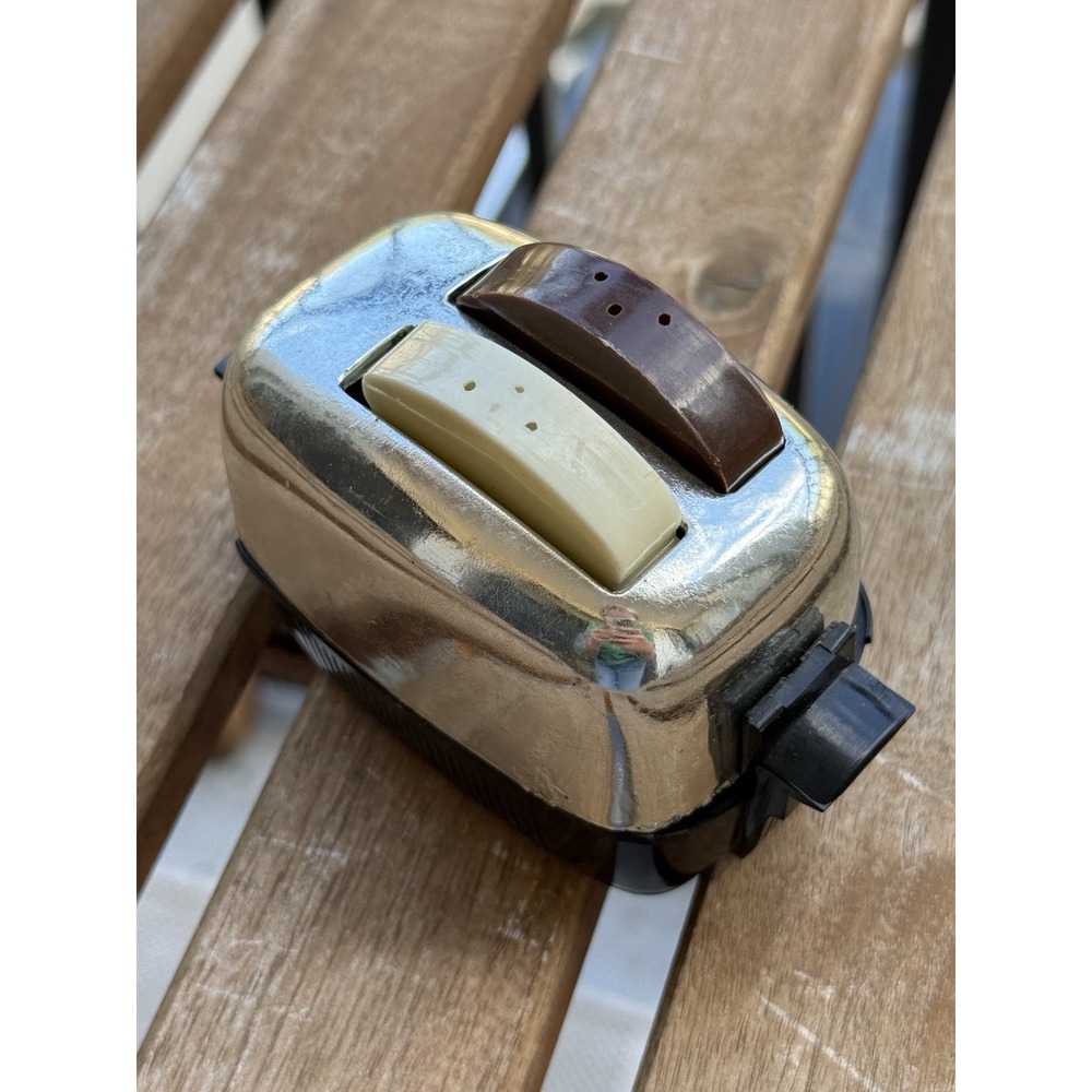 Vintage Toaster Salt Pepper Shaker Set Pop Up Retro Kitchen Collectible Decor